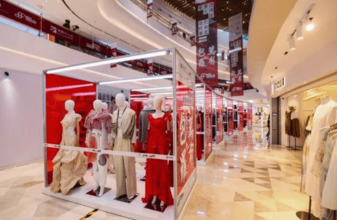 “粵港澳大灣區巡回時尚展覽 2025”來深!108件作品展現灣區多元文化交融