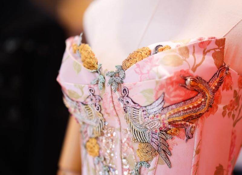 “粵港澳大灣區巡回時尚展覽 2025”來深!108件作品展現灣區多元文化交融