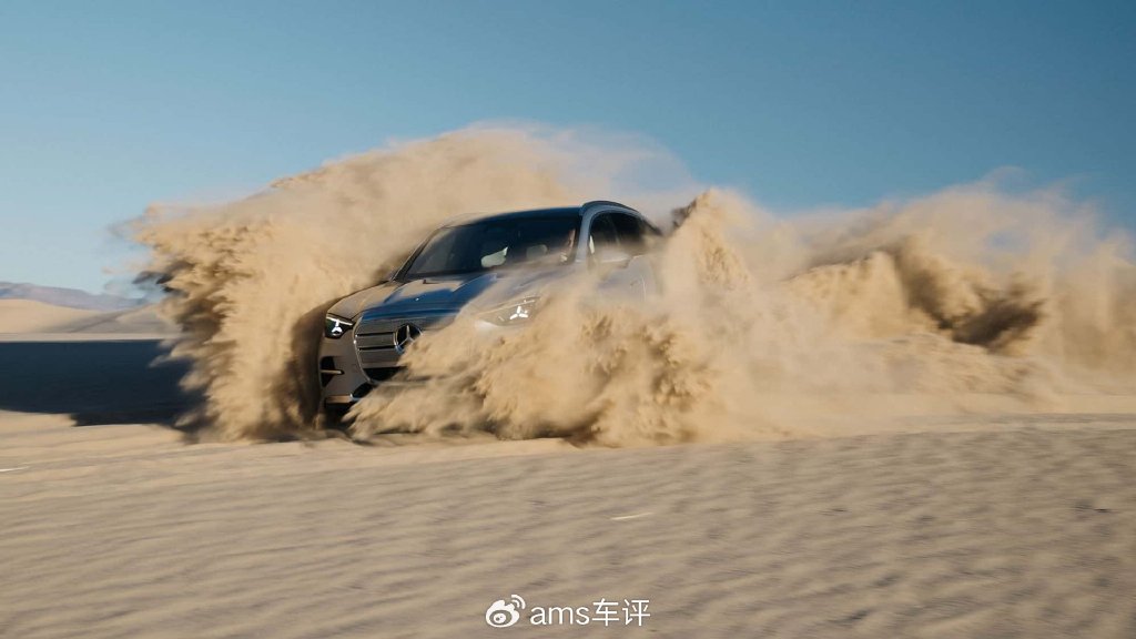 竟然出現(xiàn)在這里?首試奔馳純電GLC,沙丘沖浪考驗(yàn)軟件與性能表現(xiàn)